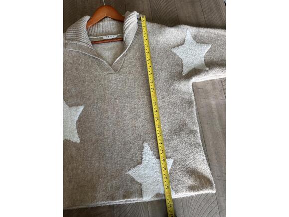 THML Tan Star Design V-Neck Collared Soft Knit Sweater Women’s size Large - Picture 10 of 10